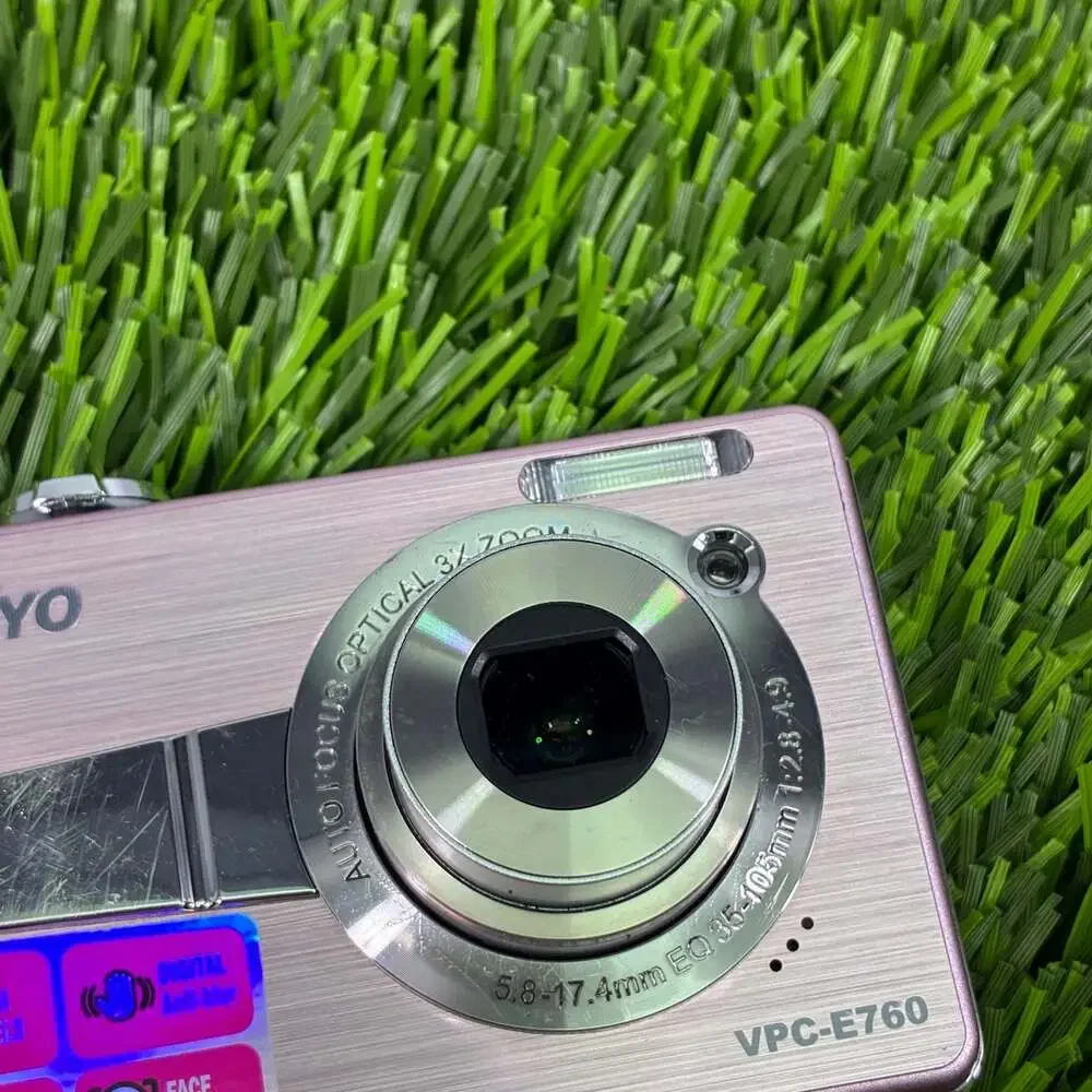 Sanyo VPC-E760 7.1MP Pink Compact Digital Camera with Battery, Charger, and Memo